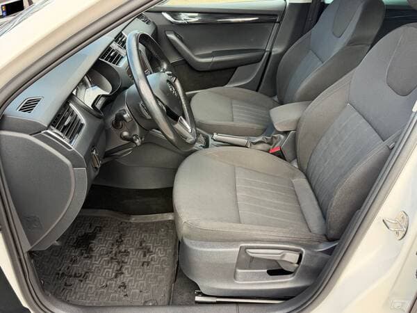 2019 Skoda Octavia — Miniatură 6