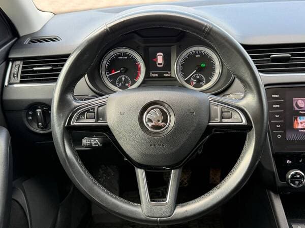 2019 Skoda Octavia — Miniatură 9
