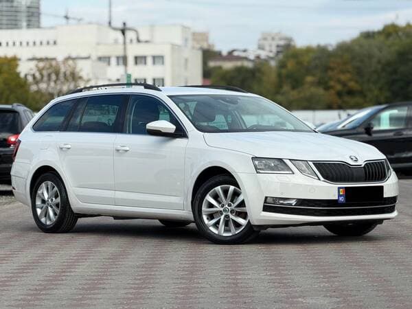 2019 Skoda Octavia — Miniatură 2