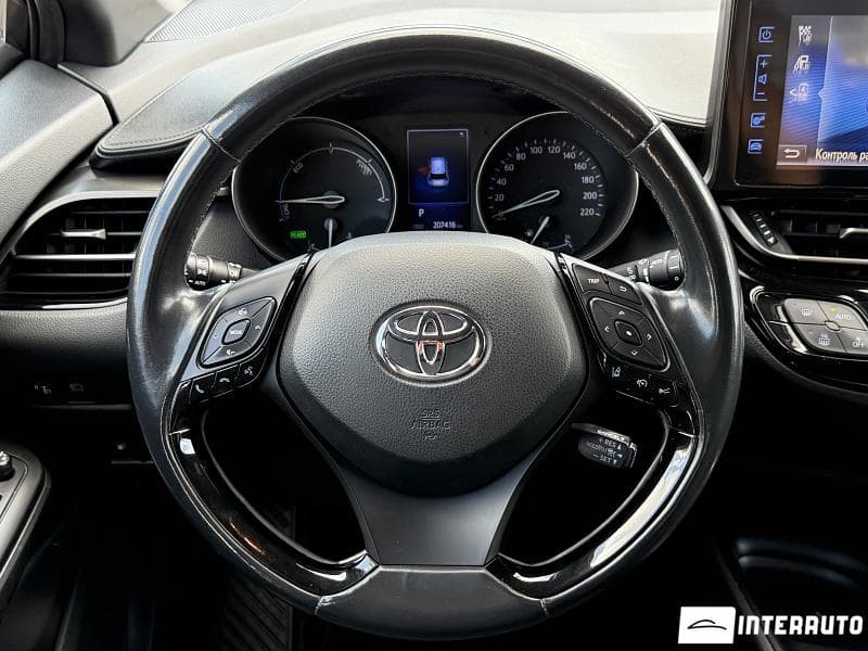 Toyota C-HR 2017 — Миниатюра 10