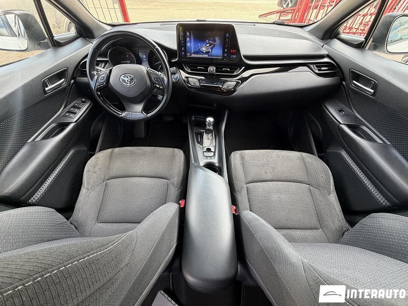 Toyota C-HR 2017 — Миниатюра 9