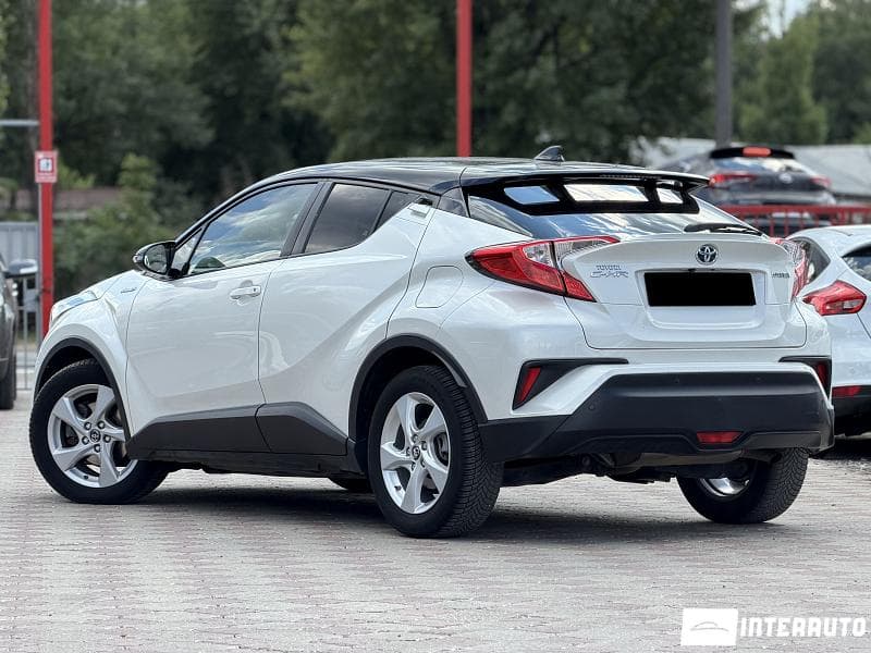 Toyota C-HR 2017 — Миниатюра 3