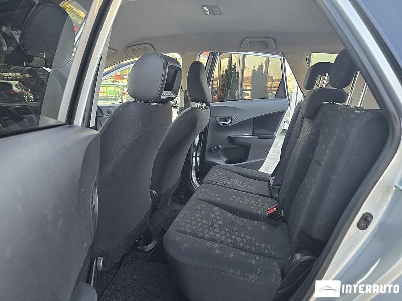 Subaru Trezia 2011 — Миниатюра 15