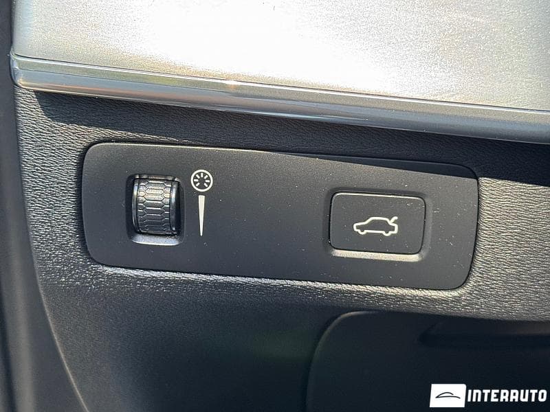 Volvo XC 90 2018 — Миниатюра 9