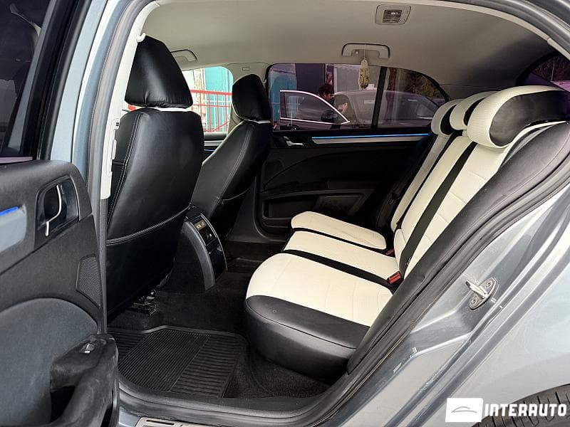 2009 Skoda Superb — Miniatură 6