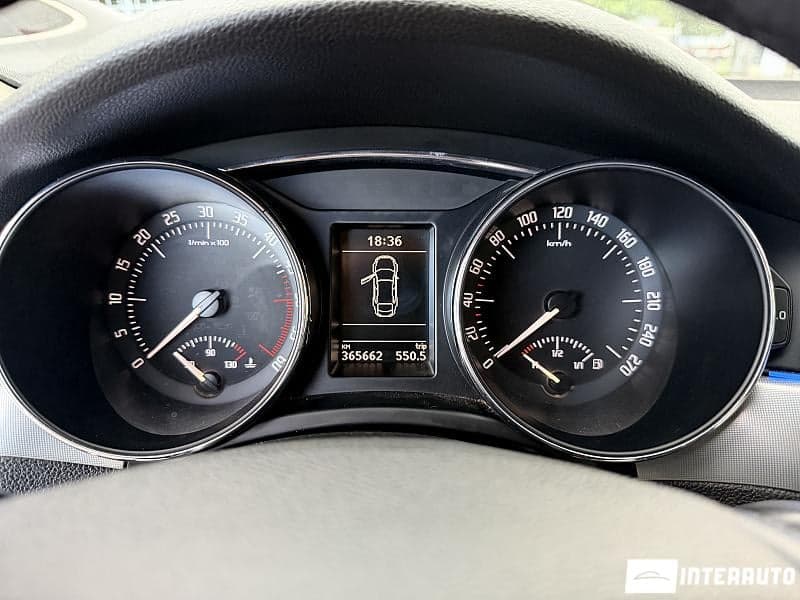 2009 Skoda Superb — Miniatură 8