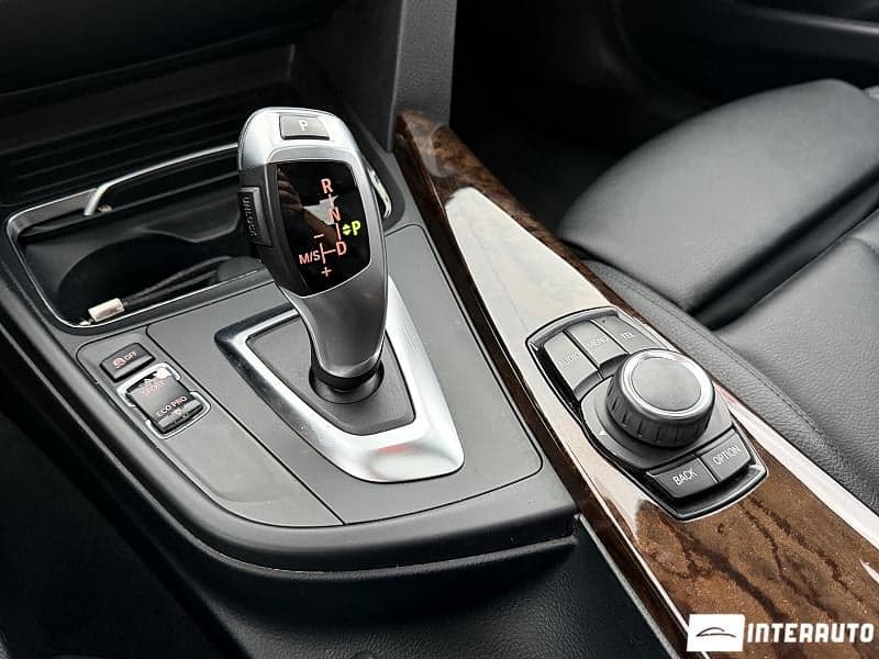 2016 BMW 320 — Miniatură 9