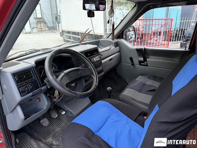 Volkswagen Caravelle 1991 — Миниатюра 6