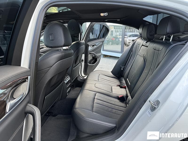 BMW 530e 2018 — Миниатюра 16