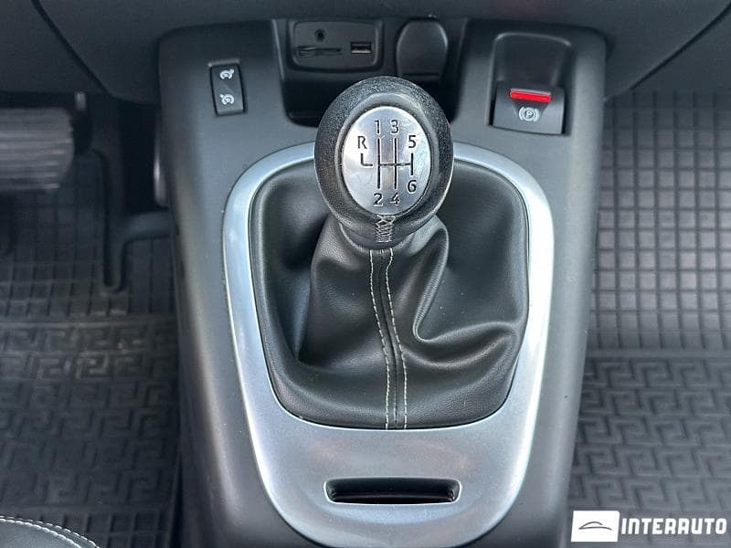 Renault Scenic 2015 — Миниатюра 12
