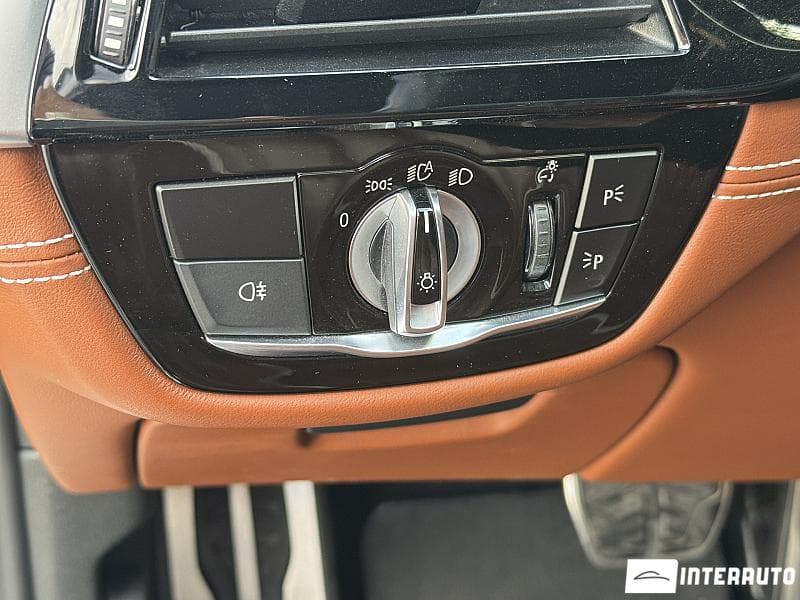 BMW M550d 2018 — Миниатюра 9