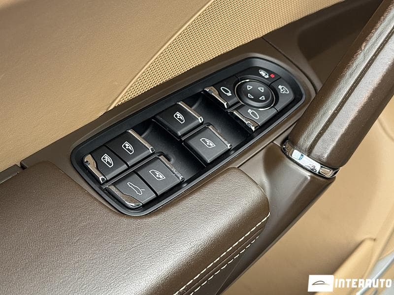 Porsche Cayenne 2015 — Миниатюра 6