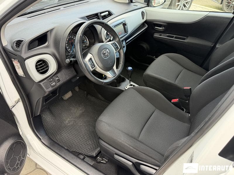 Toyota Yaris 2013 — Миниатюра 7