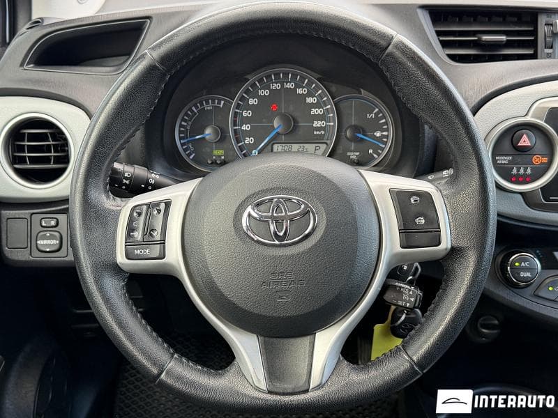 Toyota Yaris 2013 — Миниатюра 9