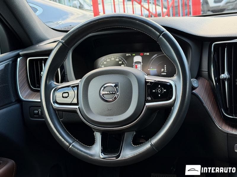 Volvo XC 60 2020 — Миниатюра 8
