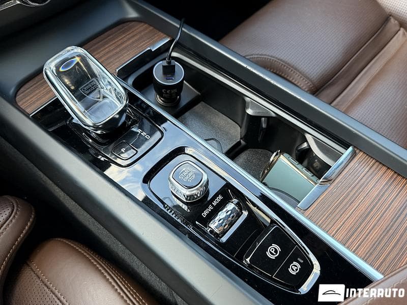 Volvo XC 60 2020 — Миниатюра 12