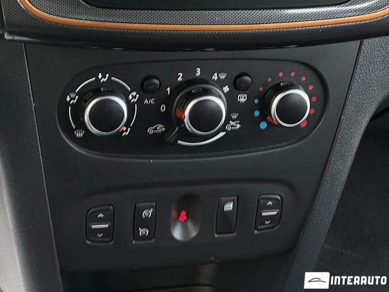 Dacia Sandero Stepway 2017 — Миниатюра 11