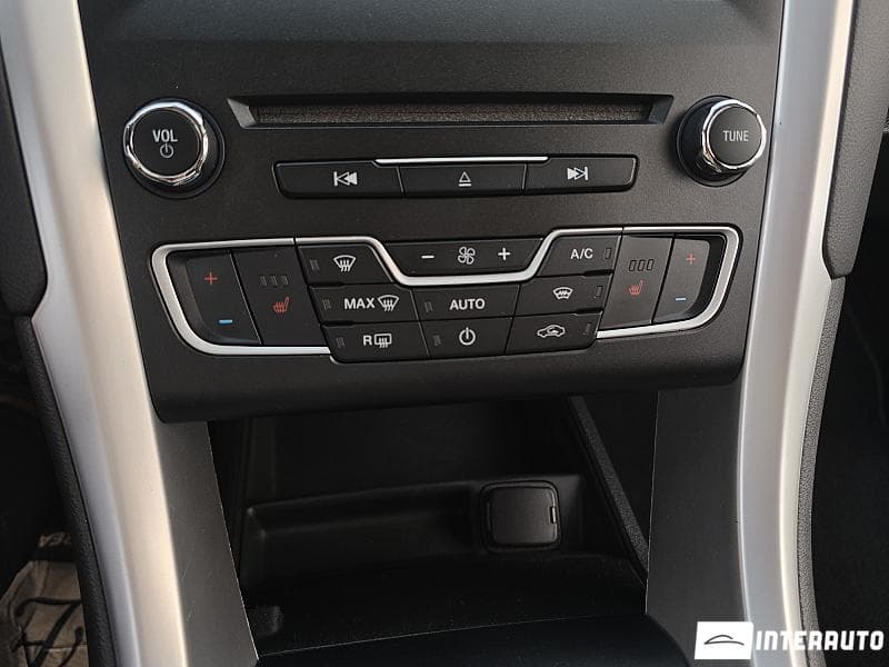 Ford Mondeo 2015 — Миниатюра 10