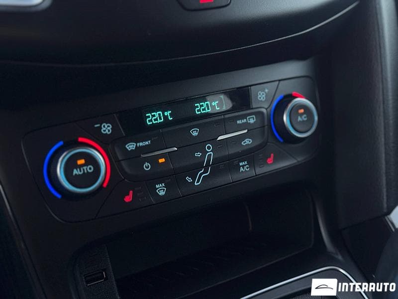 2015 Ford Focus — Miniatură 12
