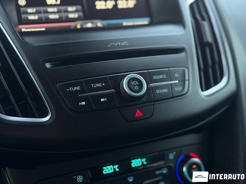 2015 Ford Focus — Miniatură 11