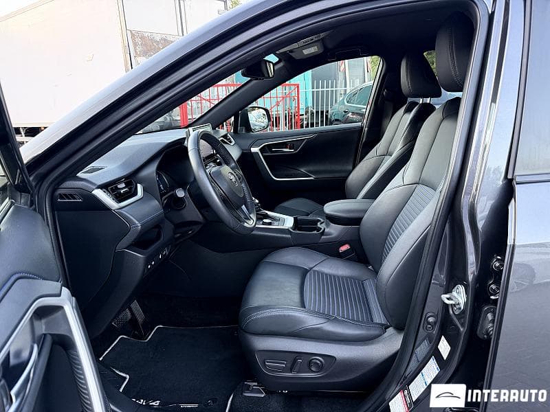 Toyota Rav-4 2021 — Миниатюра 5