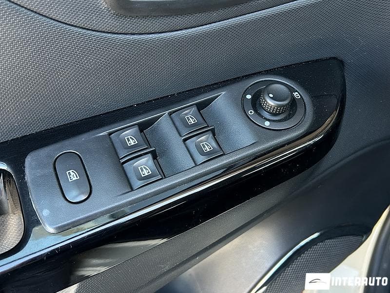 Renault Captur 2016 — Миниатюра 8
