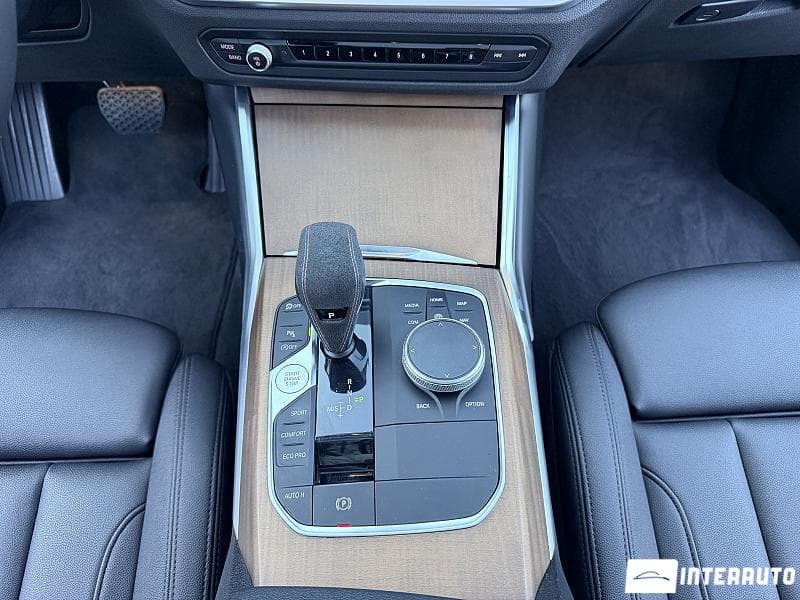 BMW 330 2019 — Миниатюра 14