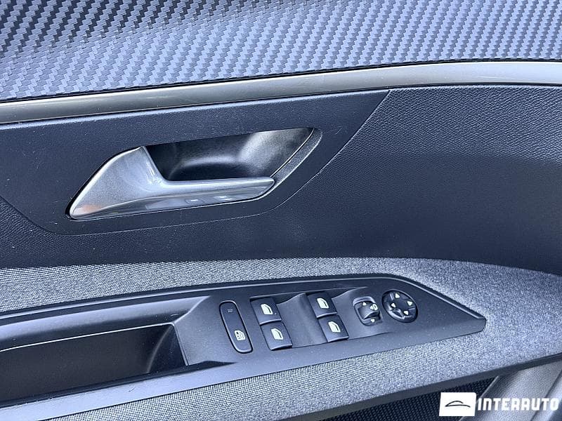 Peugeot 3008 2019 — Миниатюра 15