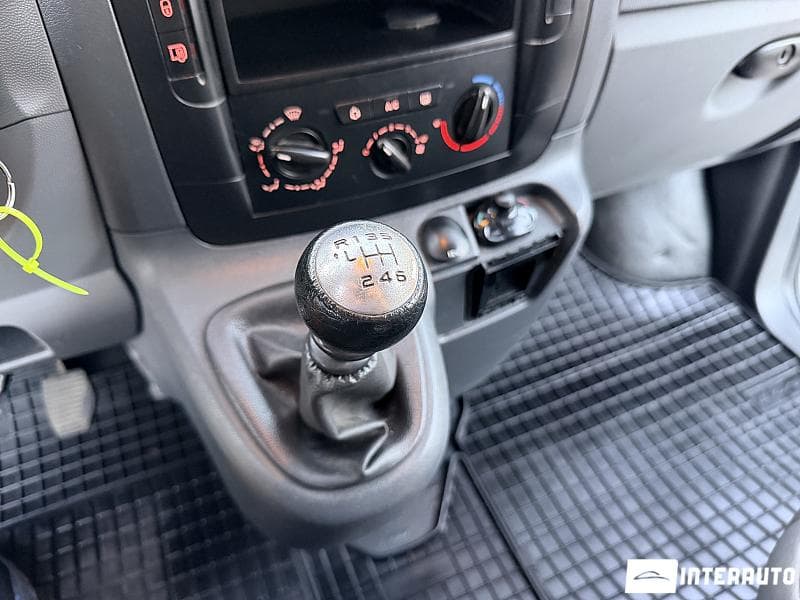 Peugeot Expert 2011 — Миниатюра 10