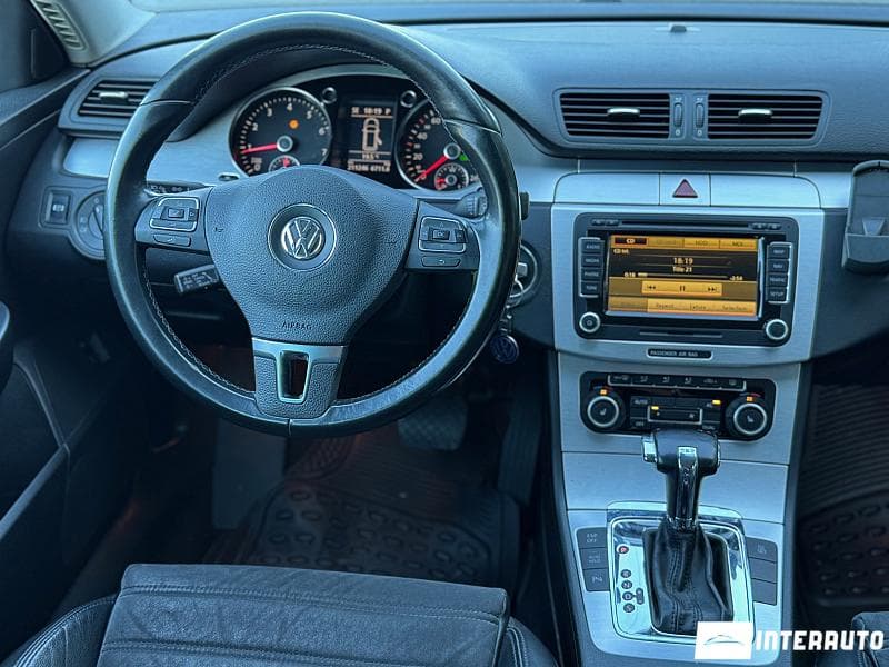 2010 Volkswagen Passat — Miniatură 10