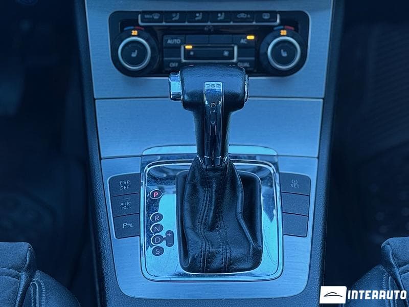 2010 Volkswagen Passat — Miniatură 14