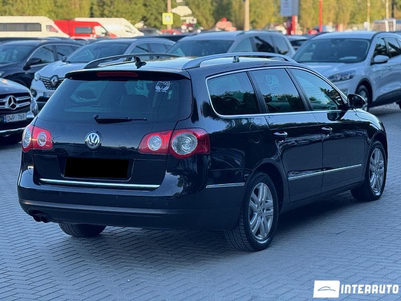 2010 Volkswagen Passat — Miniatură 2