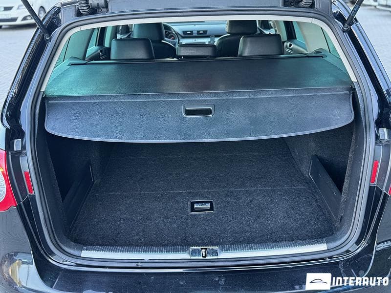 2010 Volkswagen Passat — Miniatură 18