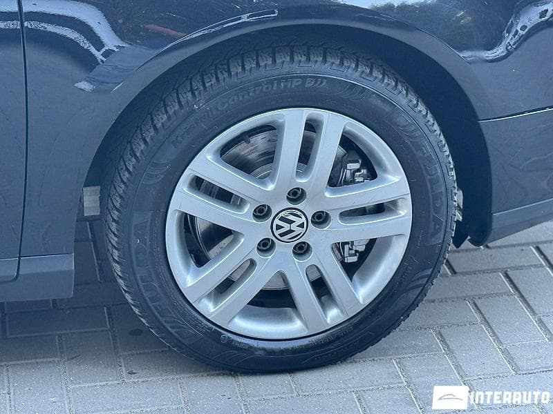 2010 Volkswagen Passat — Miniatură 5
