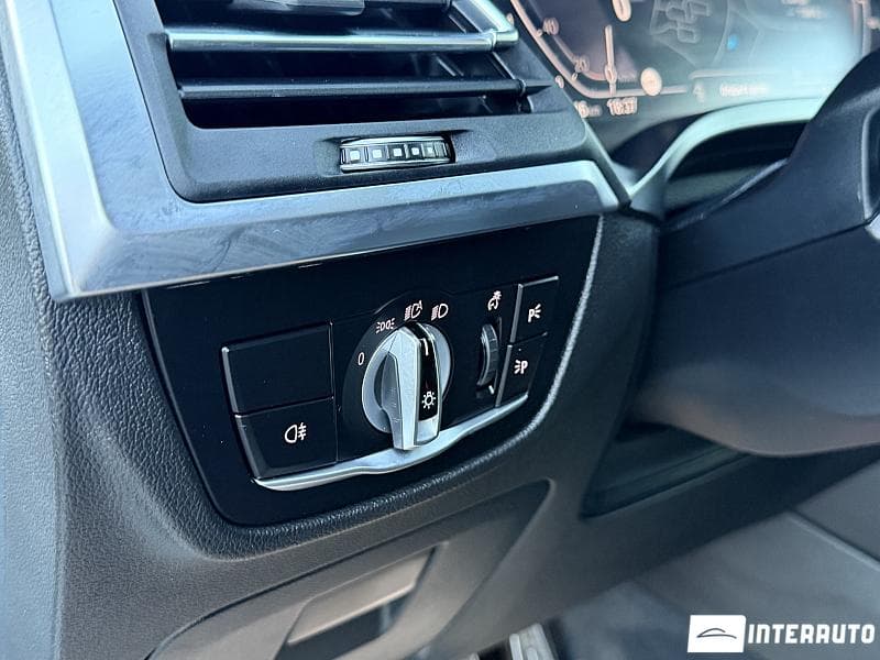 2022 BMW X3 3.0e — Miniatură 15