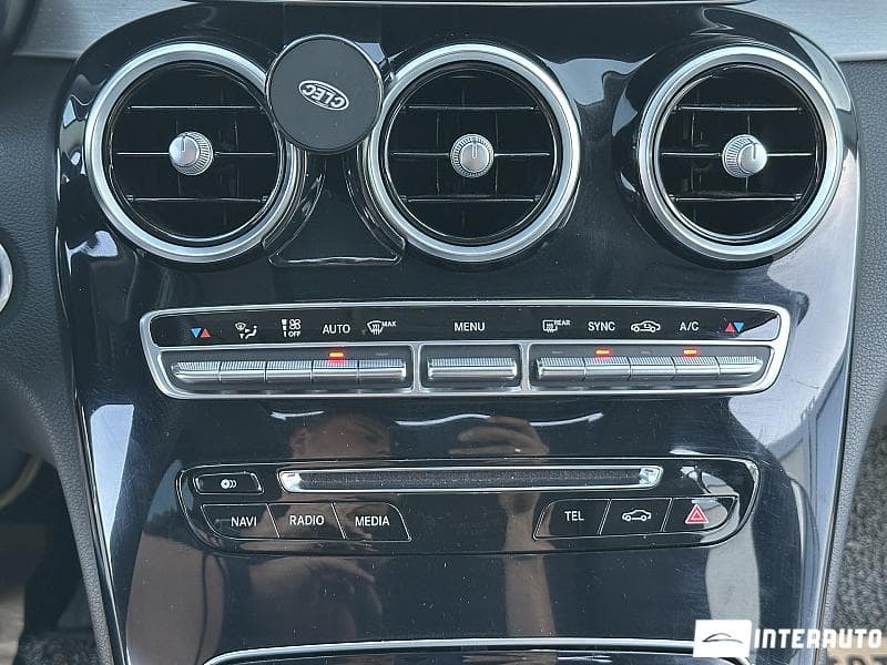 2016 Mercedes C 220 — Miniatură 10