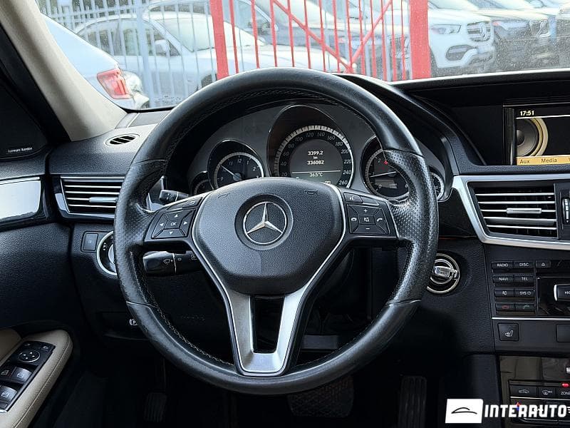 Mercedes E 220 2010 — Миниатюра 11