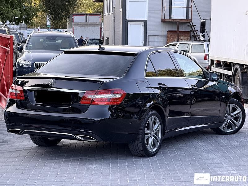 Mercedes E 220 2010 — Миниатюра 4