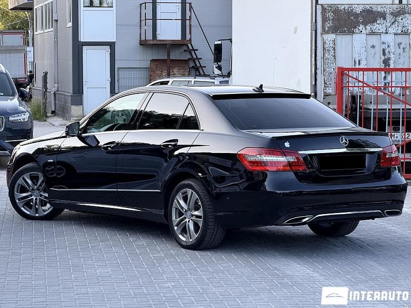 Mercedes E 220 2010 — Миниатюра 2