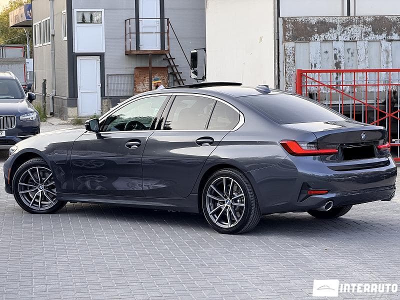 BMW 330E 2021 — Миниатюра 4