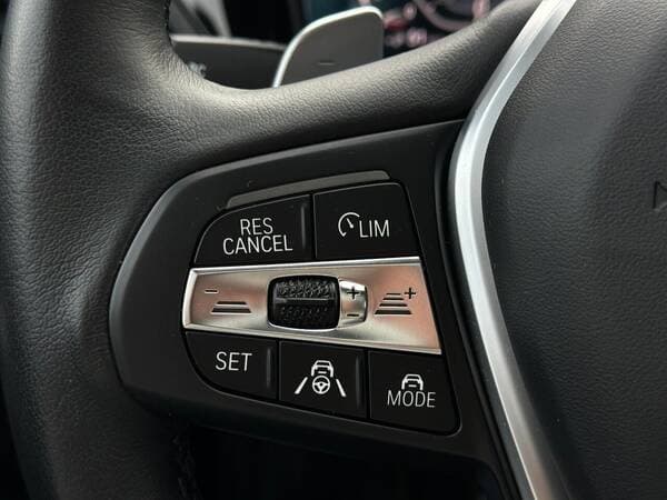 2021 BMW 330E — Miniatură 10