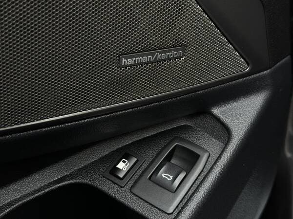 2021 BMW 330E — Miniatură 18