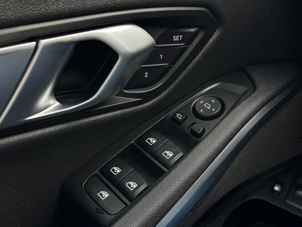 2021 BMW 330E — Miniatură 17