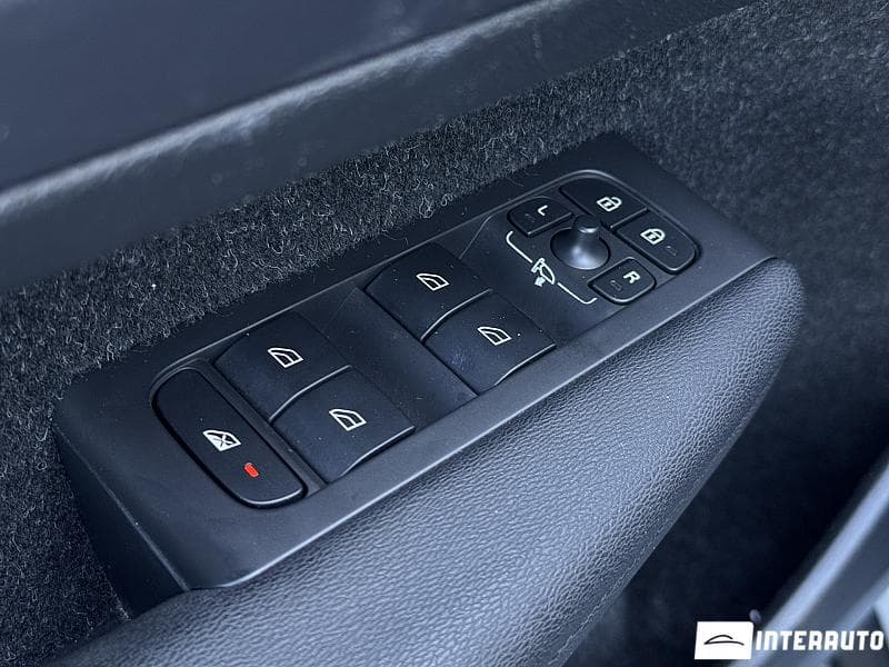 Volvo XC 40 2020 — Миниатюра 6