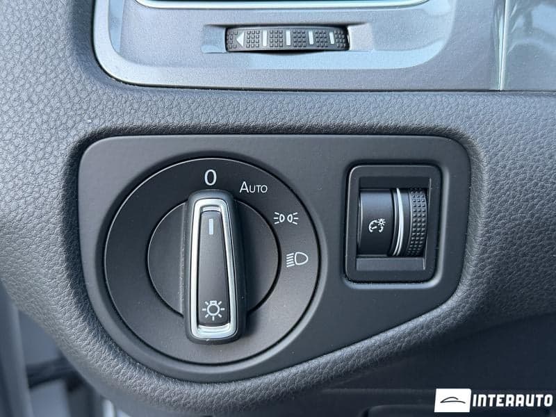 Volkswagen e-Golf 2016 — Миниатюра 9