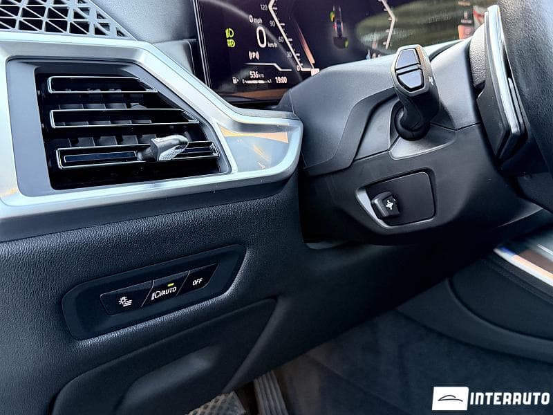 BMW X5 4.0i 2023 — Миниатюра 18