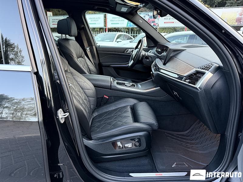 BMW X5 4.0i 2023 — Миниатюра 5