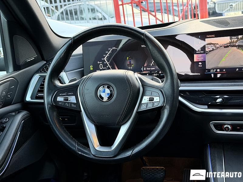 BMW X5 4.0i 2023 — Миниатюра 8