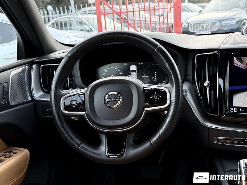 Volvo XC 60 2018 — Миниатюра 8