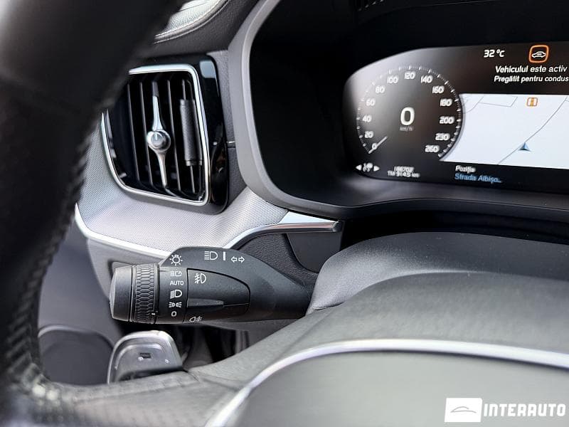 Volvo XC 60 2018 — Миниатюра 18